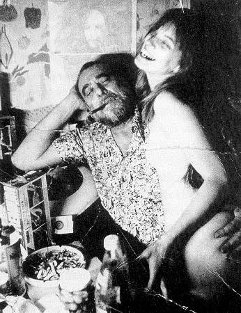 Mujeres – Charles Bukowski