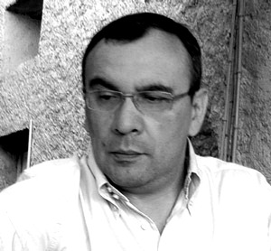 Velador de noche, soñador de día – Luis Eduardo Rivera